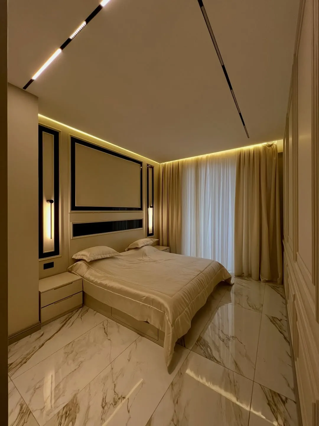 تعتيق جدران ورسومات كلاسيكية